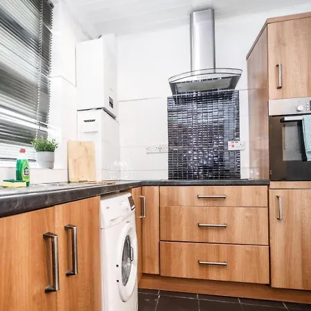 Elmhurst House Sleeps 8 Long Free Wifi * Bristol